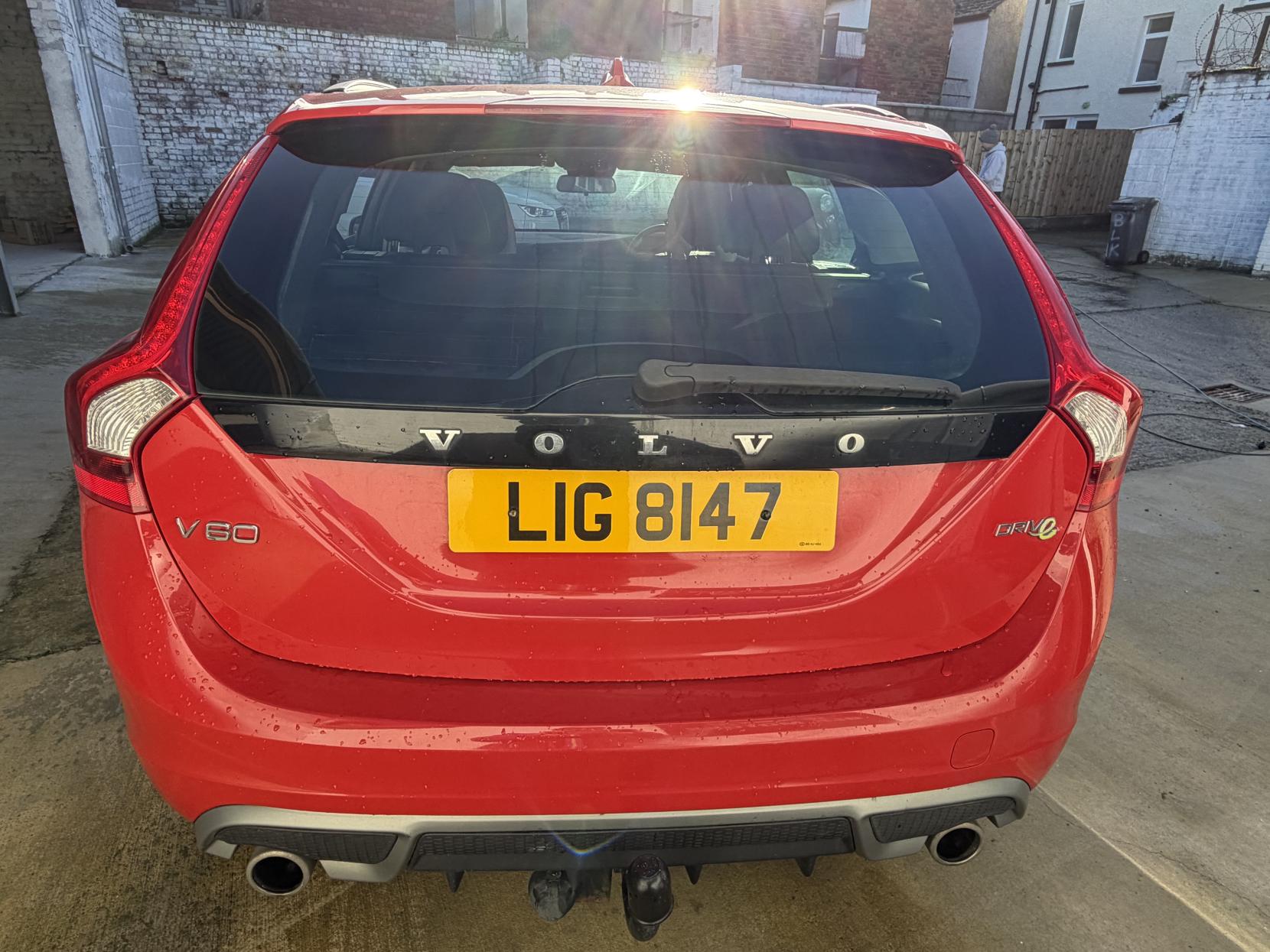 Volvo V60 1.6D DRIVe R-Design Estate 5dr Diesel Manual Euro 5 (s/s) (115 ps)