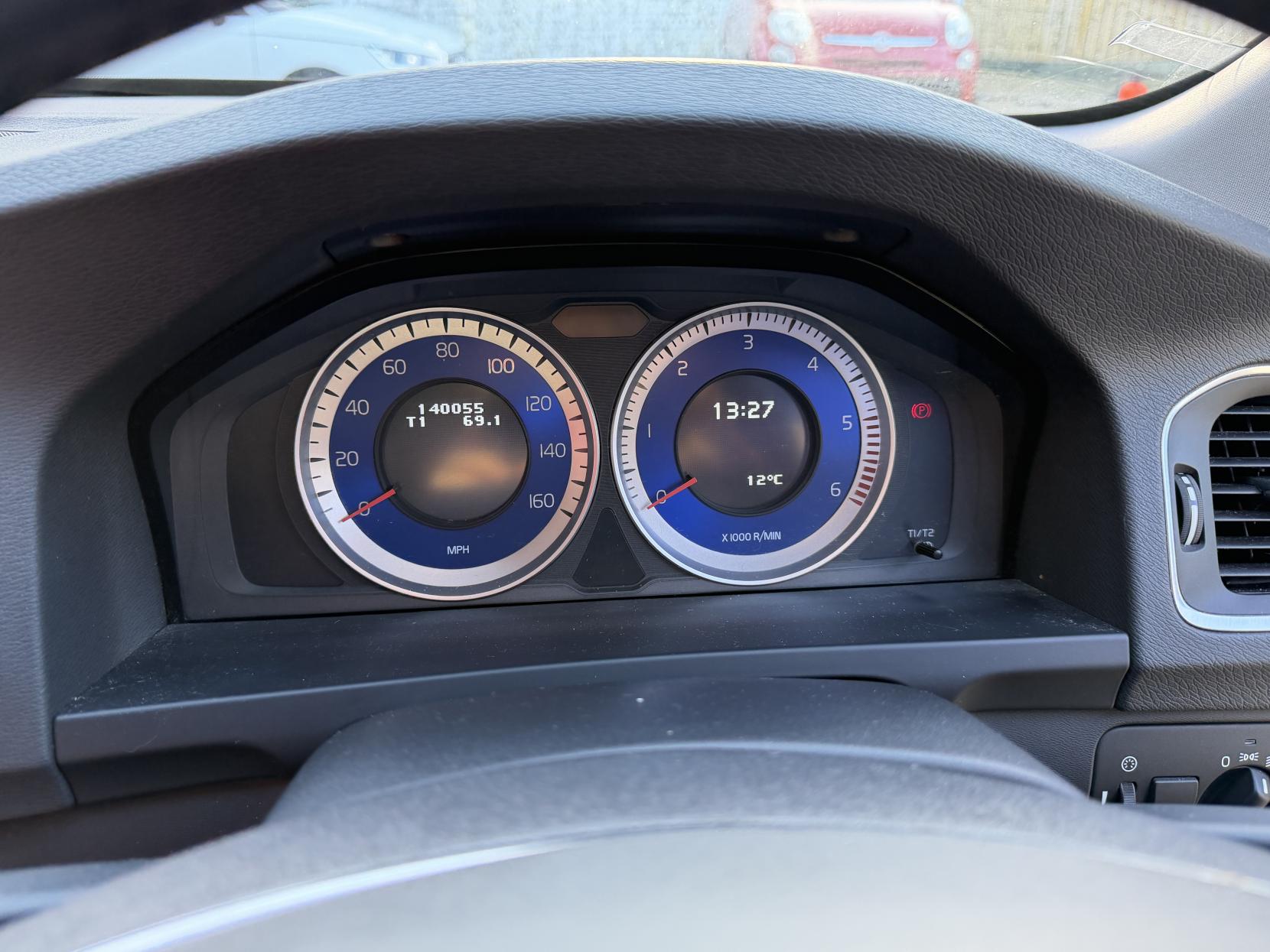 Volvo V60 1.6D DRIVe R-Design Estate 5dr Diesel Manual Euro 5 (s/s) (115 ps)