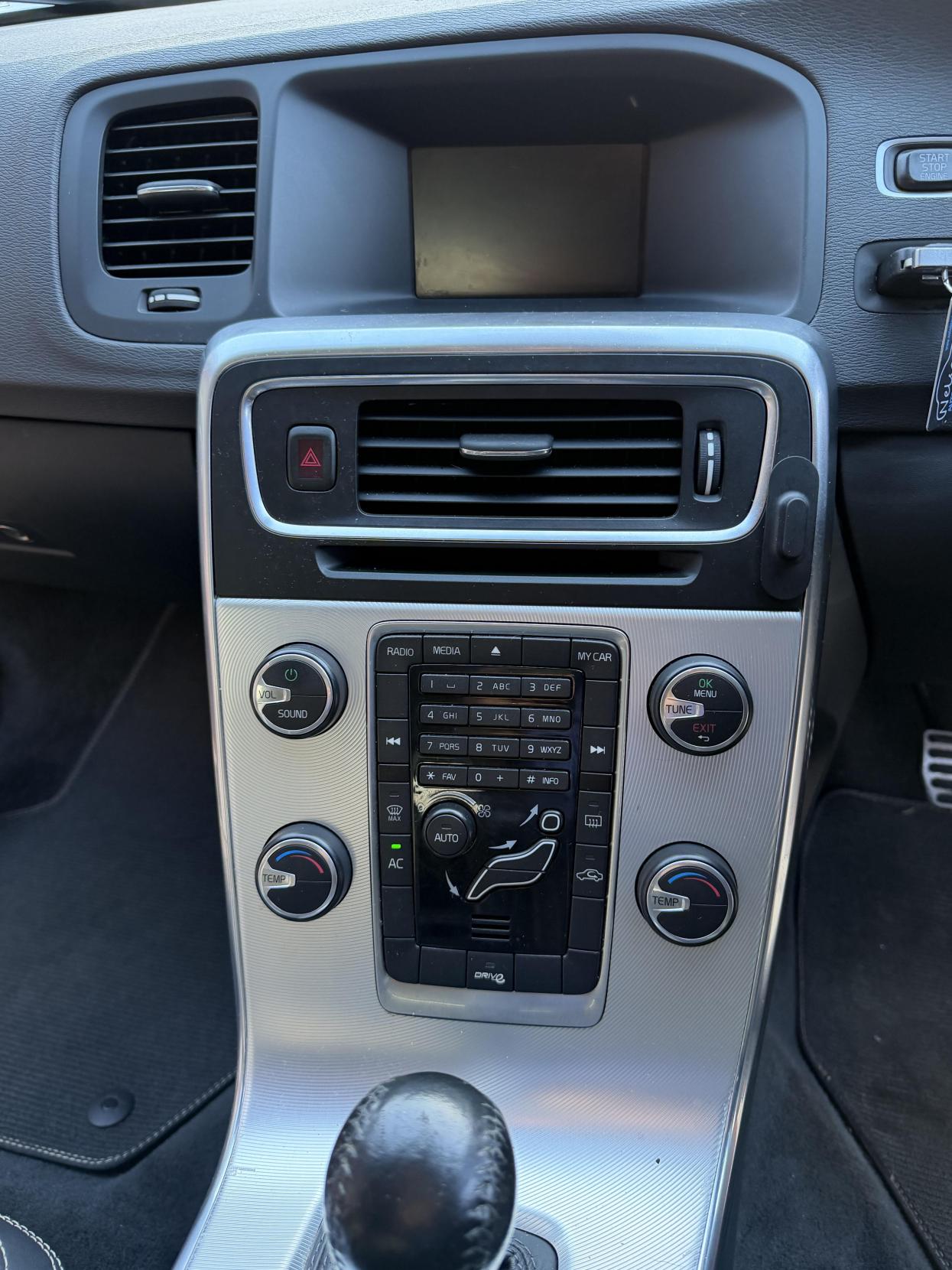 Volvo V60 1.6D DRIVe R-Design Estate 5dr Diesel Manual Euro 5 (s/s) (115 ps)