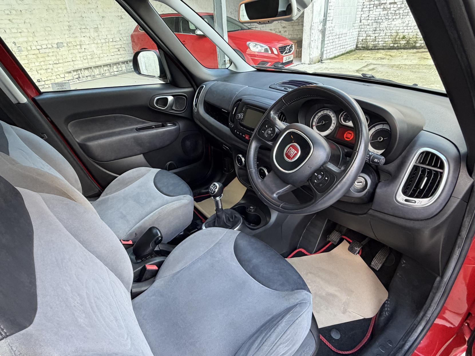 Fiat 500L 1.6 MultiJet Lounge MPV 5dr Diesel Manual Euro 5 (s/s) (105 bhp)