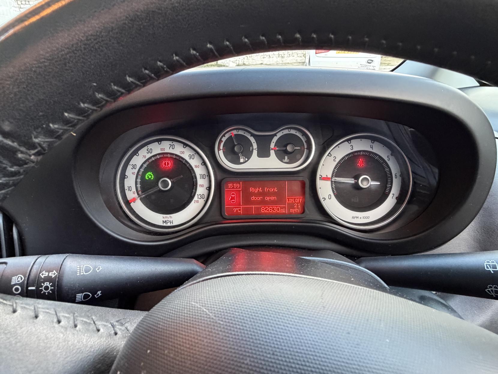 Fiat 500L 1.6 MultiJet Lounge MPV 5dr Diesel Manual Euro 5 (s/s) (105 bhp)