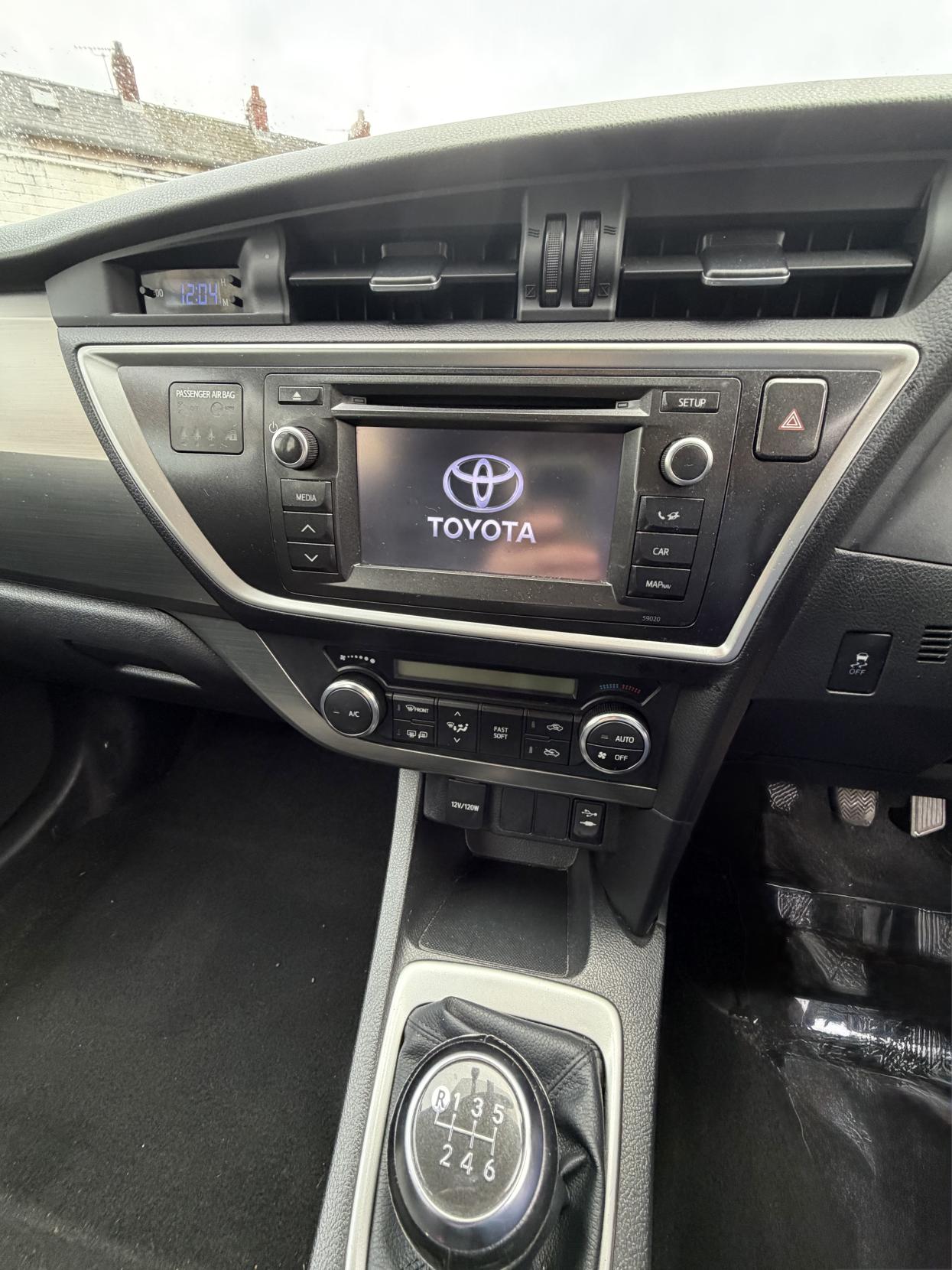 Toyota Auris 1.4 D-4D Icon Hatchback 5dr Diesel Manual Euro 5 (s/s) (90 ps)